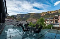 Lugu Lake Hongyun Yaju Homestay