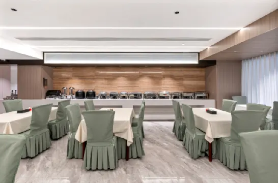 Jin Tang Hotel (Guangzhou Tower Pazhou Exhibition Center Branch) Отели рядом с достопримечательностью «TIT Creative Park»