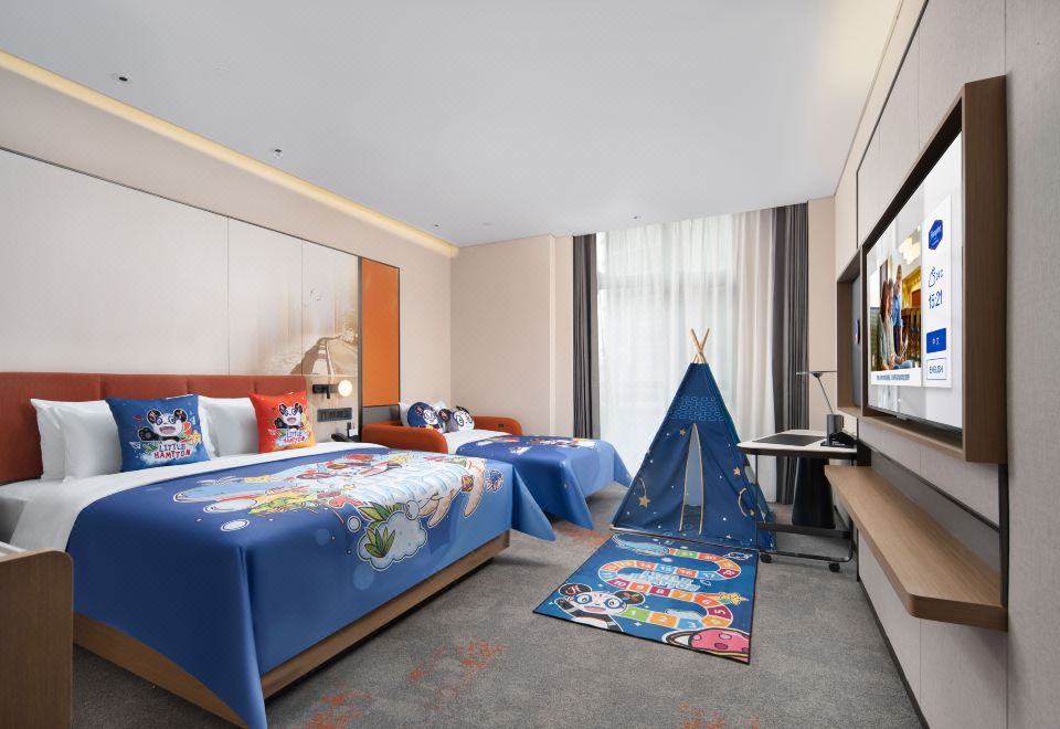 햄튼 바이 힐튼 로비