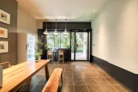 Kuobiehou Autonomous Homestay (Shuitingmen Lakeside Road)