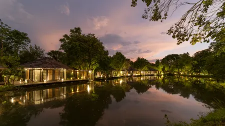 Sanctuary Kanchanaburi Отели рядом с достопримечательностью «Tham Kra Sae Bridge»