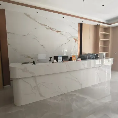 Zhongwei Qiyue Light Luxury Hotel (Gulou Xiangyang Pedestrian Street)