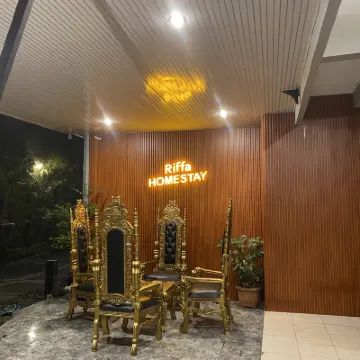 Homestay Riffa Syariah Hotel berhampiran Kuil Ijo