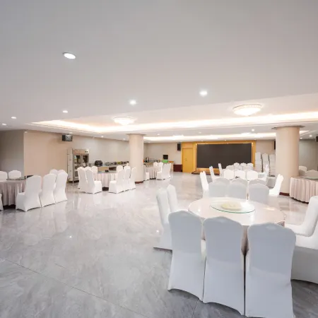 Longmeida Hotel (Longyan Railway Station Minxi Trading City Branch)