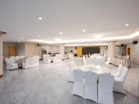 Longmeida Hotel (Longyan Railway Station Minxi Trading City Branch)