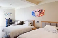 Zhou She  Enchanting Sunrise · Nanji Island Seaview Bed and Breakfast