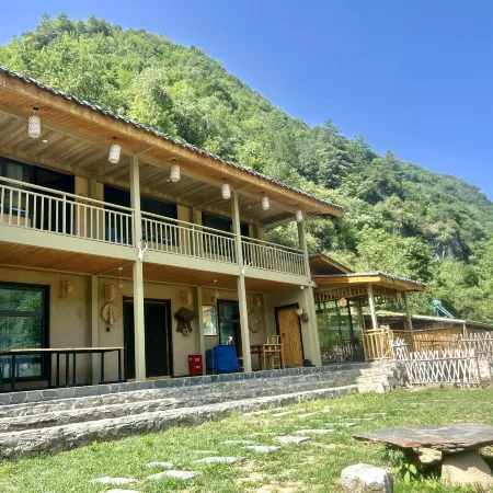 Liuba Shifengzhai Homestay