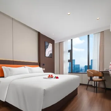 Huaji Mercure Hotel (Qingbaijiang Wanda Plaza) Hotels near Qingbaijiang