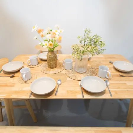 Ease @ Sathorn Hostel and Co-working Space Отели рядом с достопримечательностью «Станция метро Surasak»