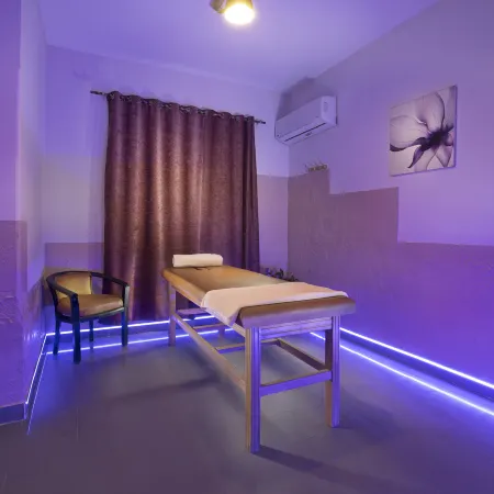 Holidays Express Hotel
