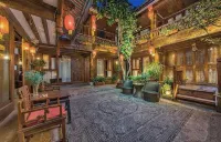 리장 다옌구전 타임 · 스몰 하우스 · 고성 파노라마 전망 (베이먼 지점) 리장 동부 철도역 주변 호텔