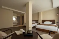 Qikong Bieyuan Homestay (Libo Xiaoqikong Scenic Area East Gate Ticket Hall)