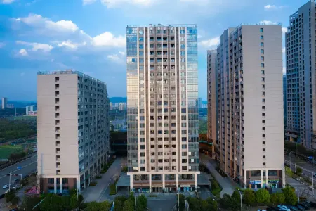 Cuiyue Hotel (Kunming South High-speed Railway Station Chenggong Wanda)