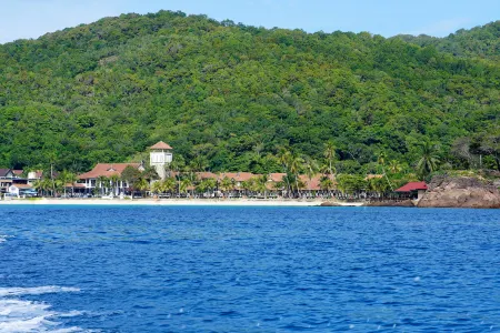 Peridot By The Sea Redang Отели рядом с Фурудгоҳи рдонг