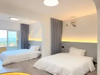 Qiyue's Homestay (Anhui Information Engineering College Xinwu Campus Wuhu County No.1 High School)