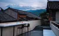 Ruoliu Impression Shaxi Song Style Designer Resort B&B - غرفة مطلة على الجبل