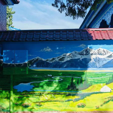 Yining Hera all girls youth Hostel (Kazanqi Folk-custom Tourism Area)