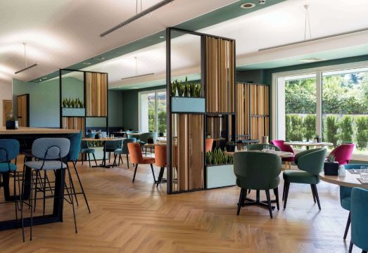 3. 힐튼 가든 인 ..