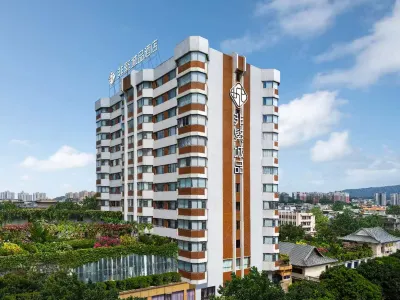 Chonpines Hotel (Xinhui Pedestrian Street) Hotel in zona Guifeng Botanical Garden