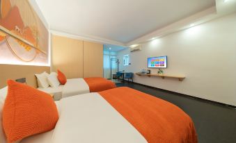 Huahuitong Hotel (Wujiang Shaoguan Station)