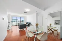 Tranquil 2 BR Apt (Parking)/Darling Harbour-10mins Hotels in Ultimo