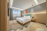 Starway Hotel (Hanzhong Railway Station South Square Branch)