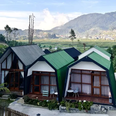 Cabin Veri Dieng By Villafamilyhouse Hotels near Dieng Plateau