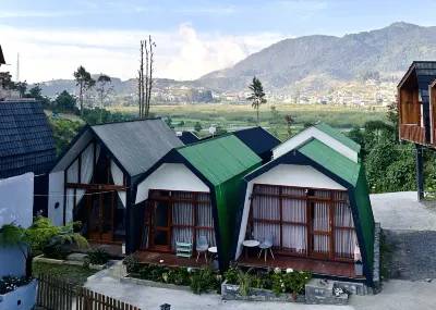 Cabin Veri Dieng By Villafamilyhouse Hotel in zona Candi Arjuna