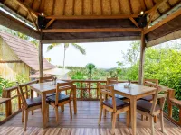 艾杜森林小屋旅館 阿杜海灘（Atuh Beach）附近的飯店