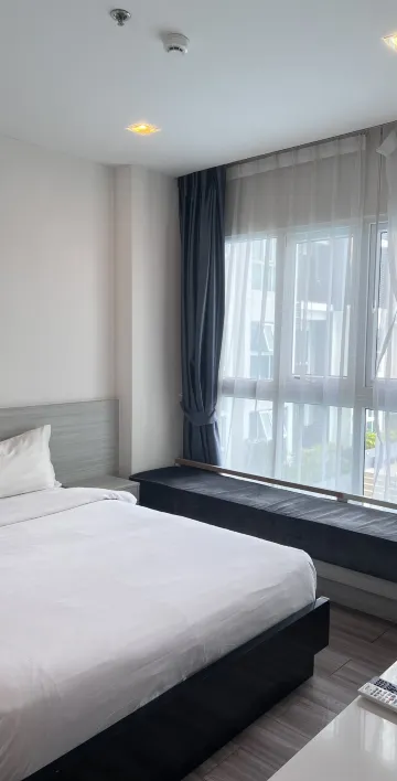 ดีลักซ์ หนึ่งห้องนอน สวีท วิวสระน้ำ ปลอดสูบบุหรี่