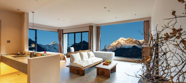Yujian Mountain Snow Mountain Homestay Hotels in Deqin