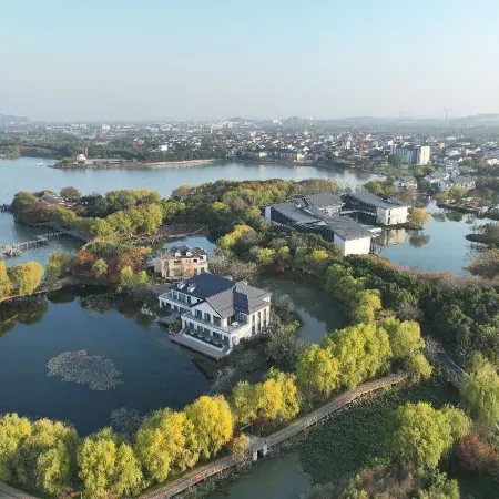Deqing Luoyang Peninsula Radisson Manor