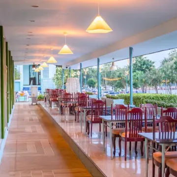 Viang Tak Riverside Hotel