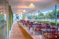 Viang Tak Riverside Hotel