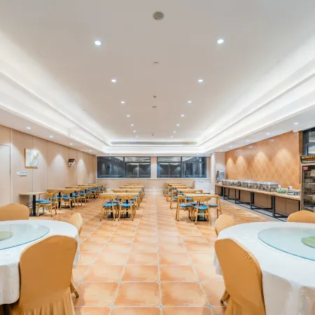 Vienna Hotel (Zhenjiang Railway Station, Xijin Ferry)