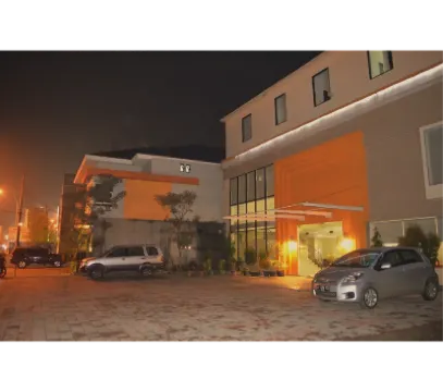 D'Gria Family Hotel by TripleTree Hotels in Cipare