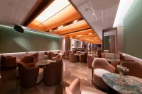 Howard Johnson Hotel (Maritime Silk Road Art Park)