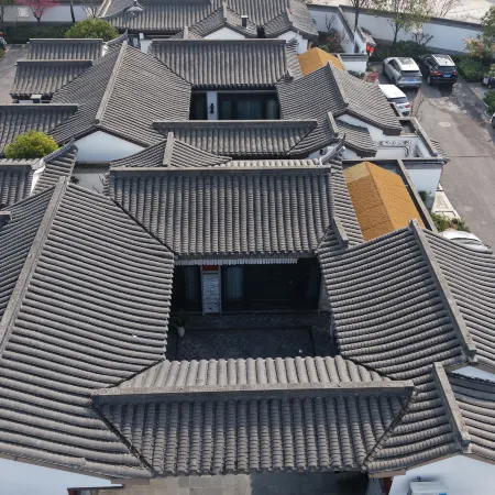 Qingjiang Bay Qinglin Hot Spring Courtyard