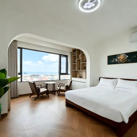 Yunduan Designer Seaview Hotel (Beihai Yintan Scenic Spot International Passenger Port Store)