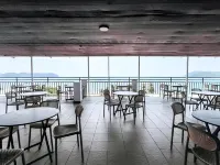 Royal Agate Beach Resort Các khách sạn gần Trung tâm thương mại Element