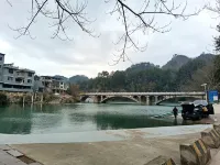 Shidong Town Kunhe Hotel