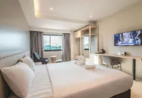 The Rich Hotel
