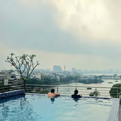 Luxe Paradise Suites Hotel & Spa Hotels near Truc Back Lake