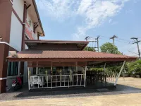 Happy Room - Airport Chiangrai Hotels near At Waterside