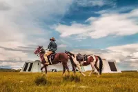 Zhaosu Yunbao Ranch Wild Luxury Camp - ที่มีบาร์