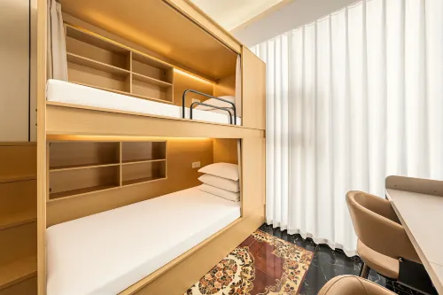 Huaji Hostel (Chengdu Chunxi Road Taikoo Li)