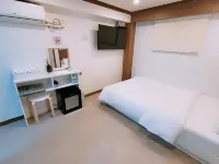 Motel Moon 63 大廈附近的飯店