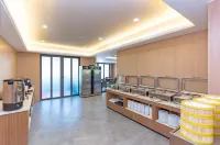Hailing Island Whale Resort Hotel (Nimble Golden Coast) - sarapan