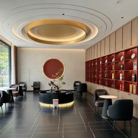 Tianhou Hotel (Dehong Longchuan Munao Zongge Square)