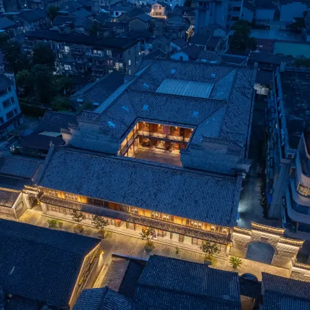 Qijiajun Inn (The Ancient City of Taizhou Ziyang Street)